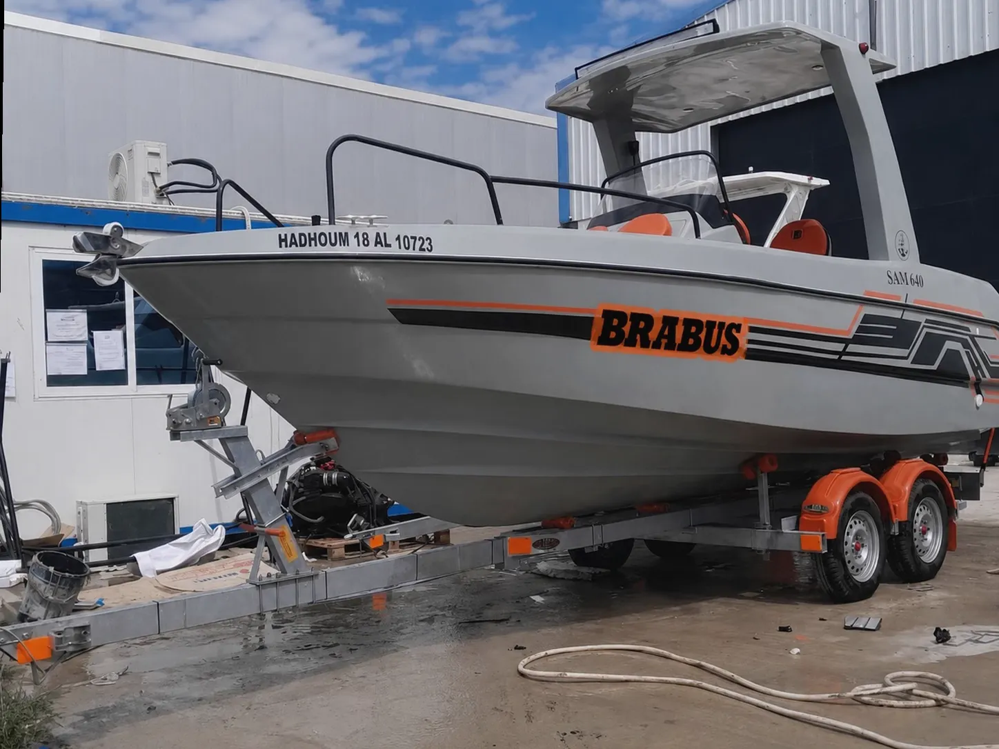 Barco disponible para alquiler en Marbella, Andalucía